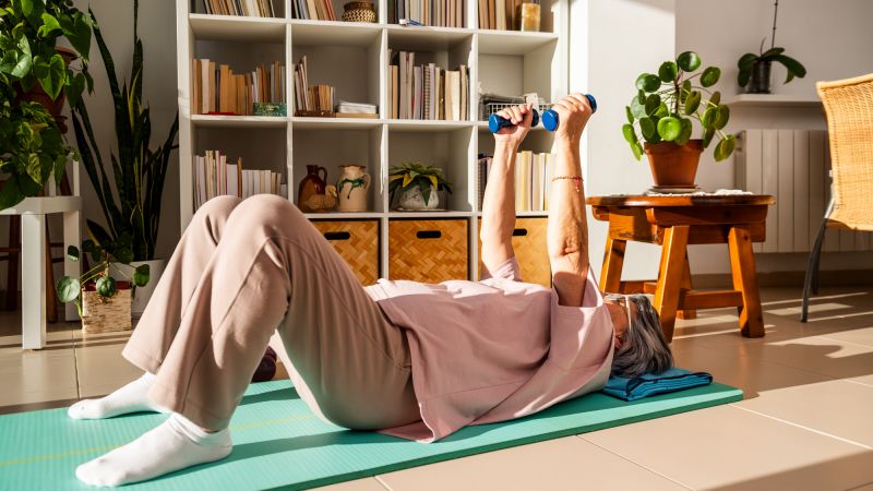 Two simple strength tests predict longevity in older women