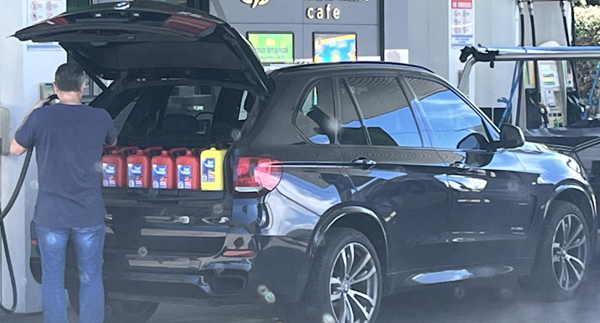 Petrol station photo stuns as Aussie drivers admit to 'knee-jerk' reaction to rising fuel prices