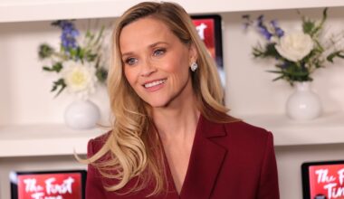 Reese Witherspoon turns 50 at Lainey Wilson's Nashville bar