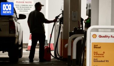 SA premier says regional areas will be prioritised for fuel deliveries amid global oil crisis