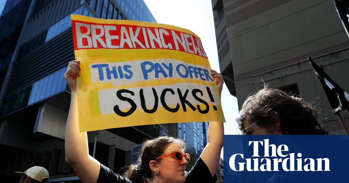 ABC boss’s ‘utterly offensive’ comments condemned as broadcaster comes back online after strike | Australian Broadcasting Corporation