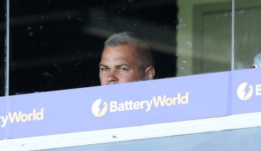 Anthony Seibold reacts to Manly fans calling for his head, crowd boos Daly Cherry-Evans