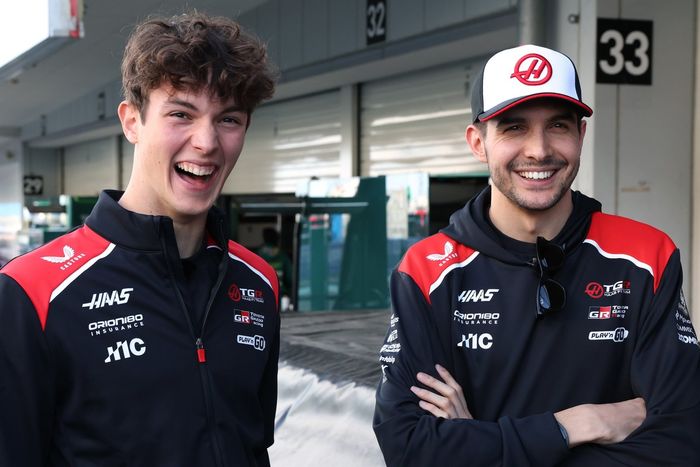 Esteban Ocon, Haas F1 Team, Oliver Bearman, Haas F1 Team