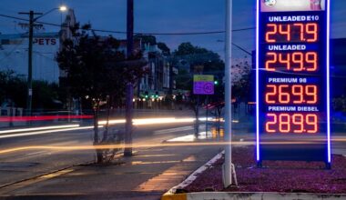 Transport companies including Uber and Qantas raise prices due to rising fuel costs