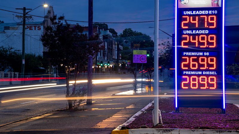 Transport companies including Uber and Qantas raise prices due to rising fuel costs