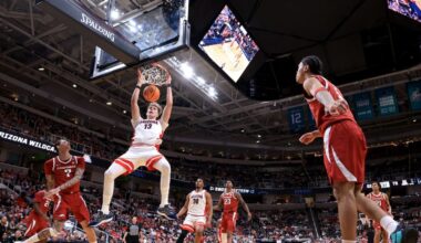 Arizona beats Arkansas by 21 in NCAA tournament Sweet 16