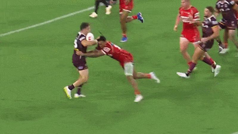 Reynolds leads Broncos to win over Dolphins after Tigers shock Warriors