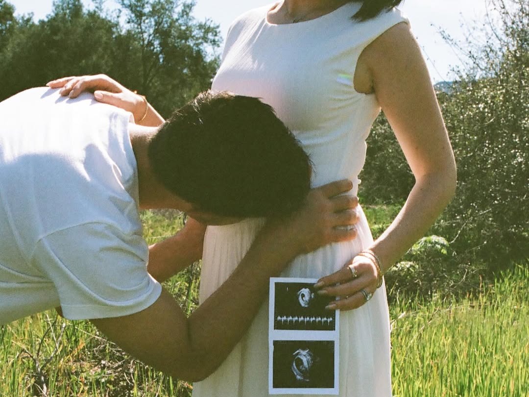 Twilight star announces his wife is pregnant with first baby