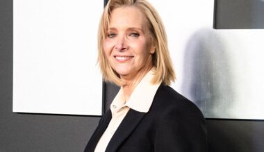 Lisa Kudrow 'too embarrassed' to watch Friends in…