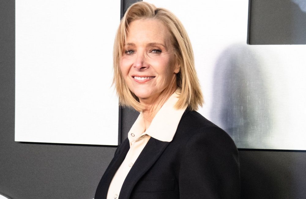 Lisa Kudrow 'too embarrassed' to watch Friends in…