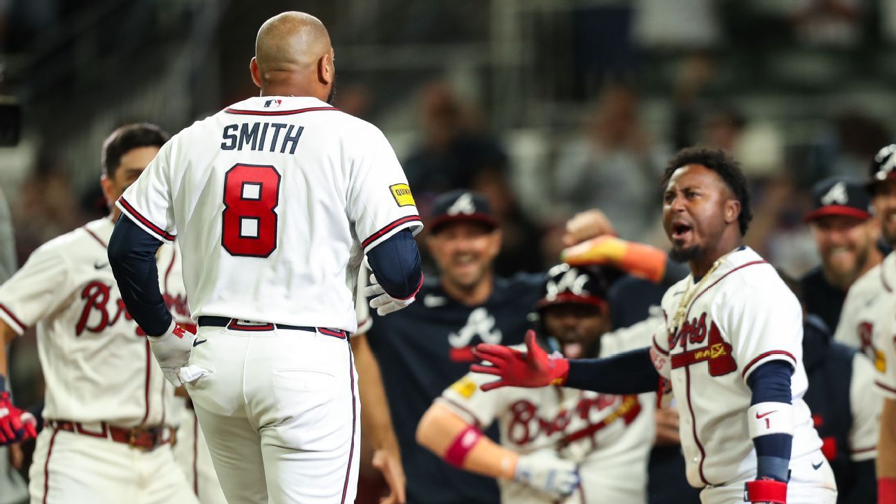 Dominic Smith caps Braves' 6-run 9th with walk-off grand slam