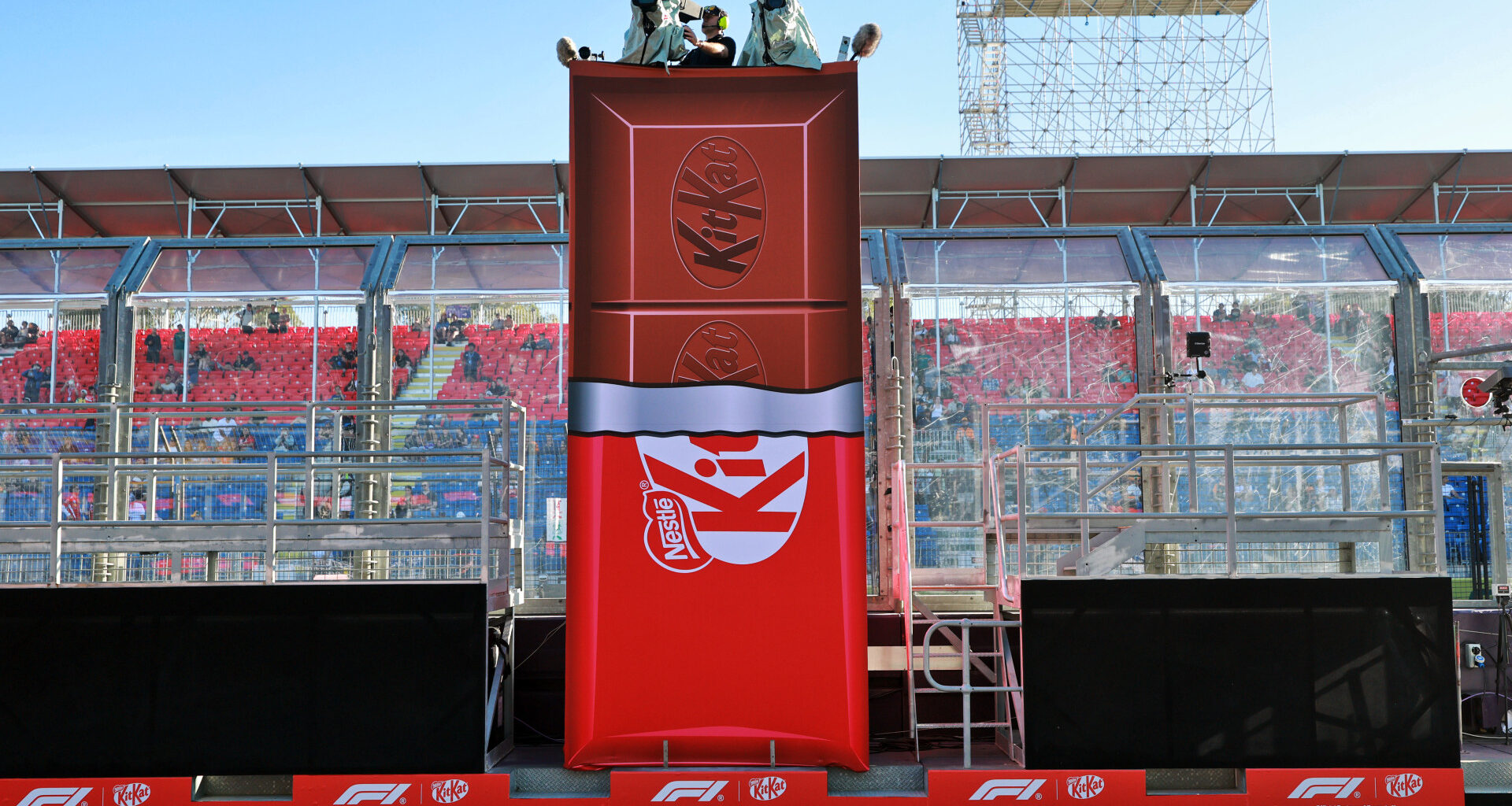 F1 news: 413,793 F1-themed KitKat chocolate bars stolen