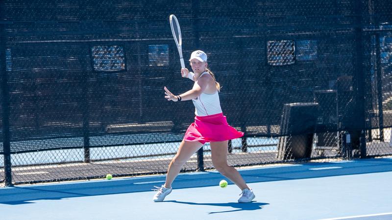 No. 6 Women's Tennis Defeats Portland, 6-1