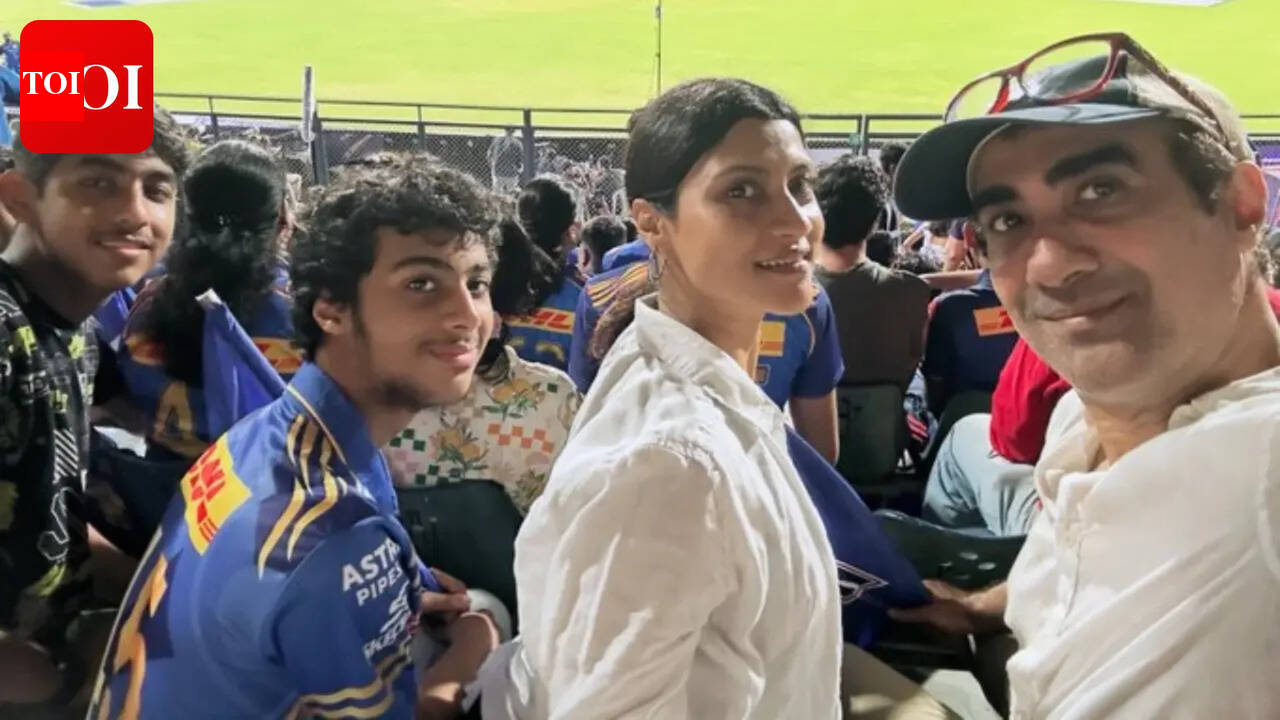 Ranvir Shorey and Konkona Sen Sharma's son is all grown up; former couple REUNITE as they pose with son Haroon Shorey for rare family photo |