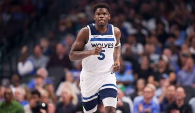 'Nature calls': Anthony Edwards misses tip off in return