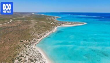 Tourists told to stay away from cyclone-ravaged Exmouth, Coral Bay and Onslow