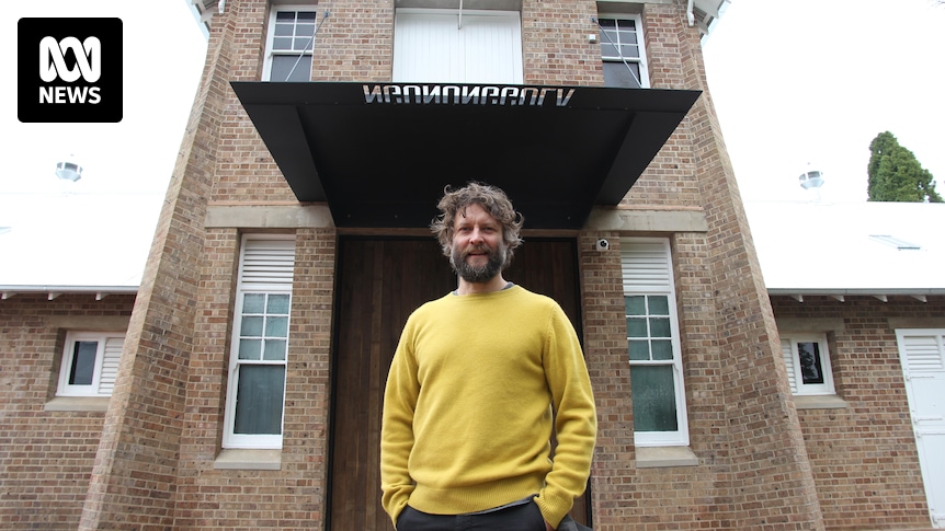 Artist Ben Quilty makes case for culture in a room focused on roads