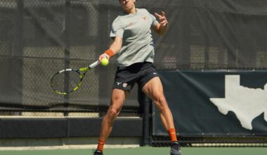 No. 4 men’s tennis extends SEC streak with victory over No. 22 South Carolina – The Daily Texan