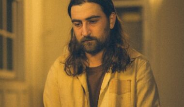 Noah Kahan Considers the Weight of Fame on 'Porch Light'