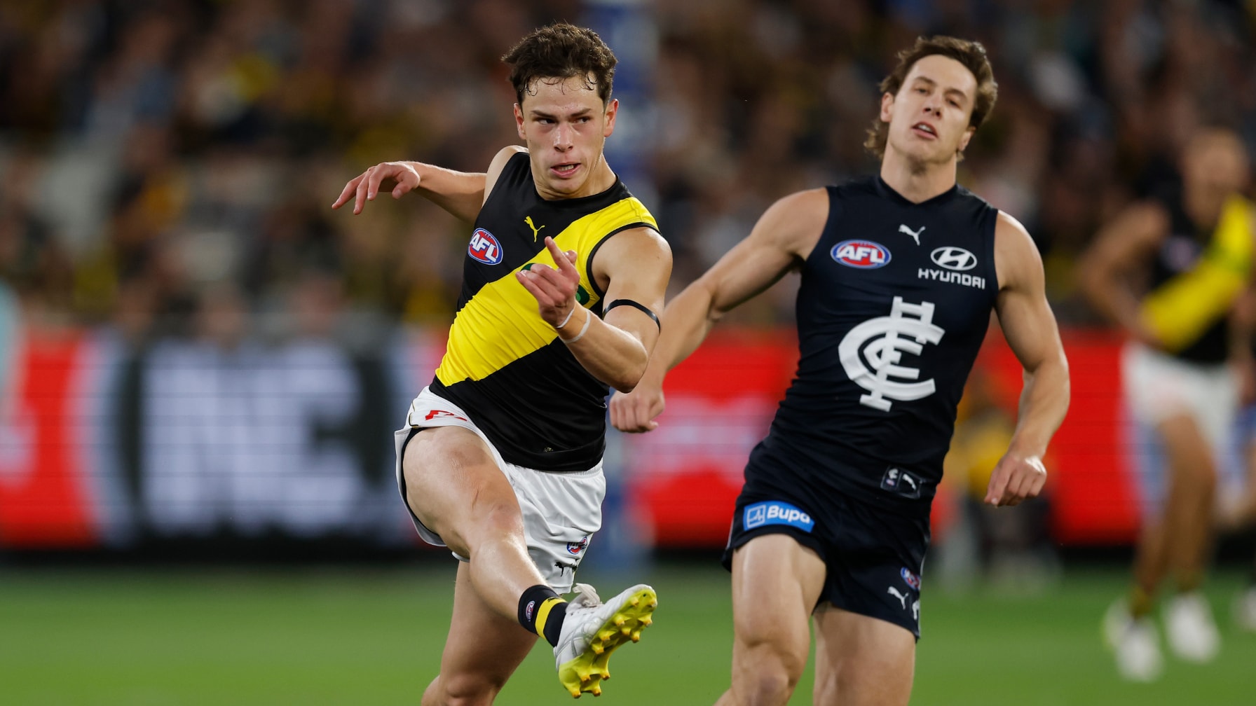 Blues hold on to edge Tigers in thriller