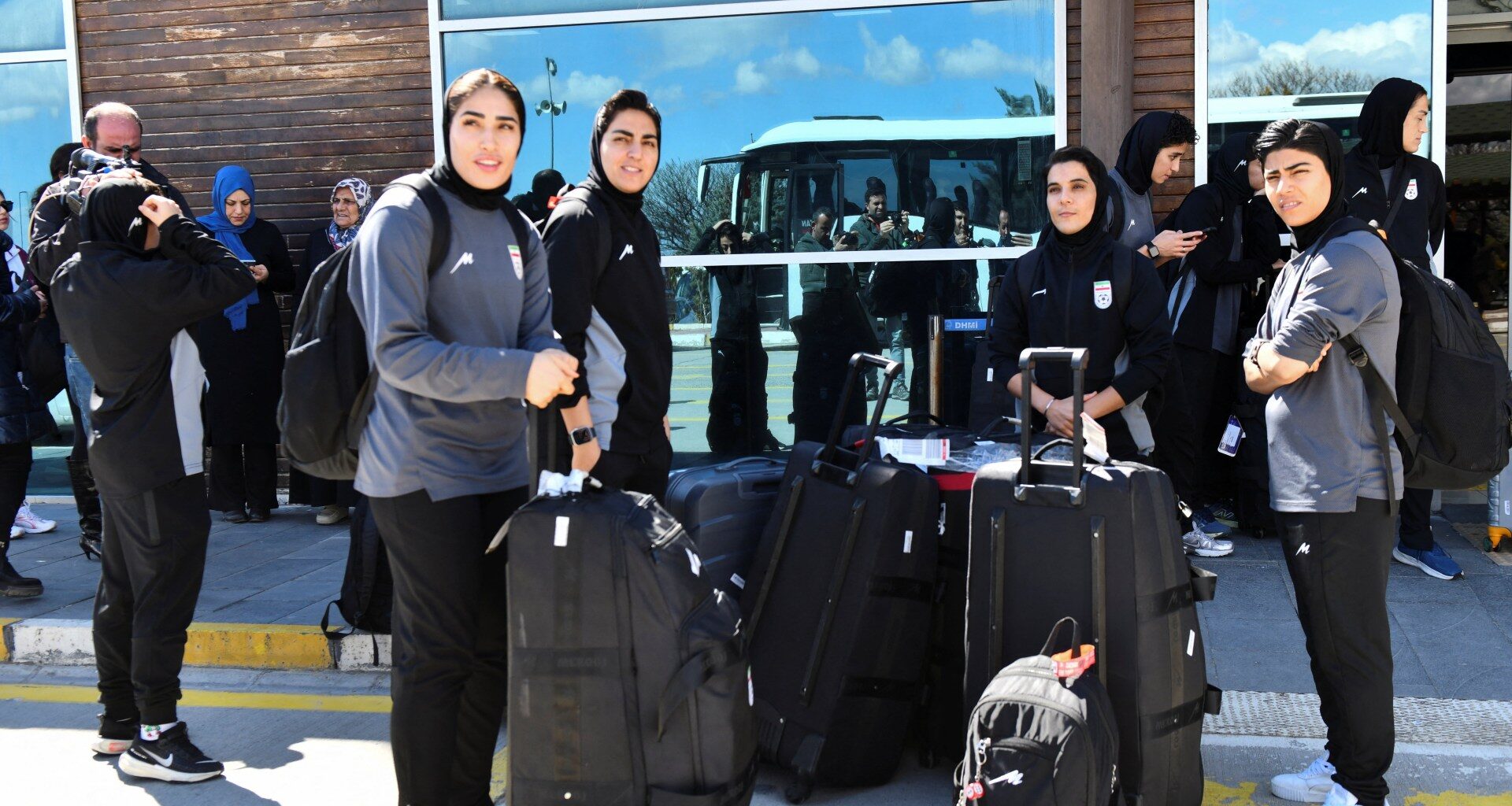 Iranian women footballers arrive in eastern Turkiye, on home border | Football News