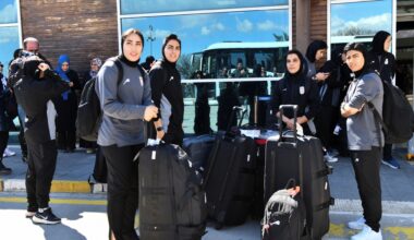 Iranian women footballers arrive in eastern Turkiye, on home border | Football News