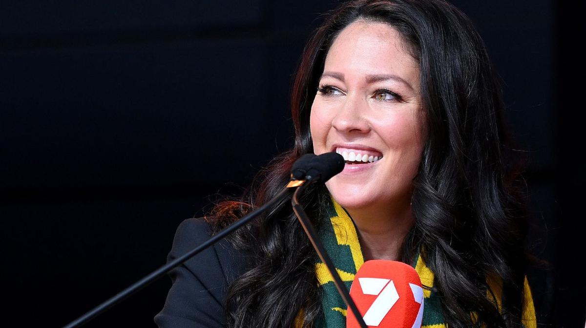 Mel McLaughlin: 7NEWS sports presenter reveals shock cancer battle that’s kept her absent for months