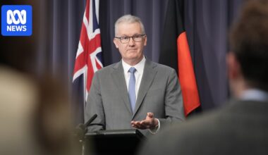 Federal government's ban on Iranian tourists to block 7,000 visa holders from Australia