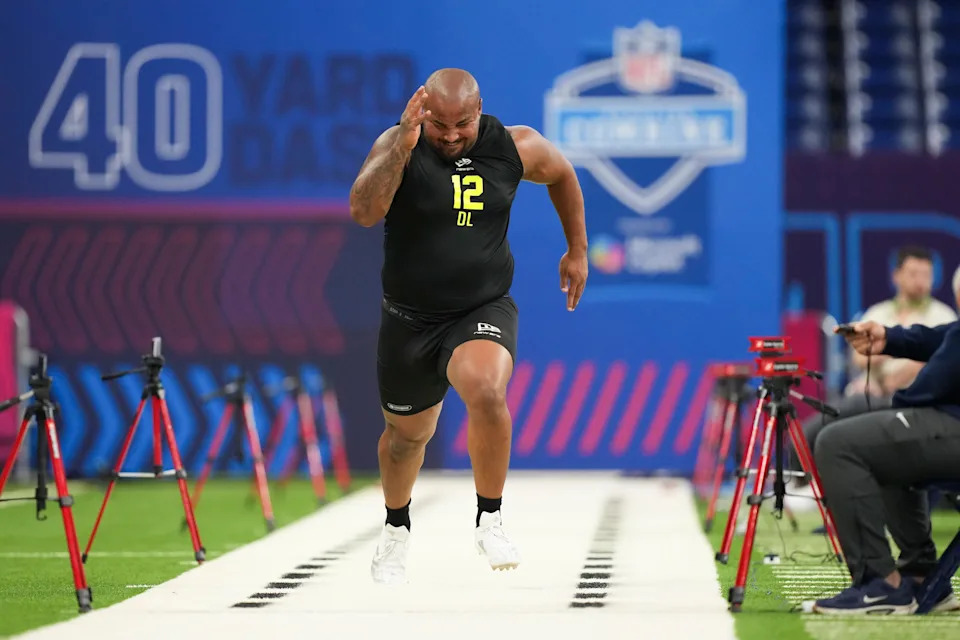Feb 26, 2026; Indianapolis, IN, USA; Kentucky defensive lineman David Gusta (DL12) runs the 40-yard dash during the NFL Scouting Combine at Lucas Oil Stadium. Mandatory Credit: Kirby Lee-Imagn Images