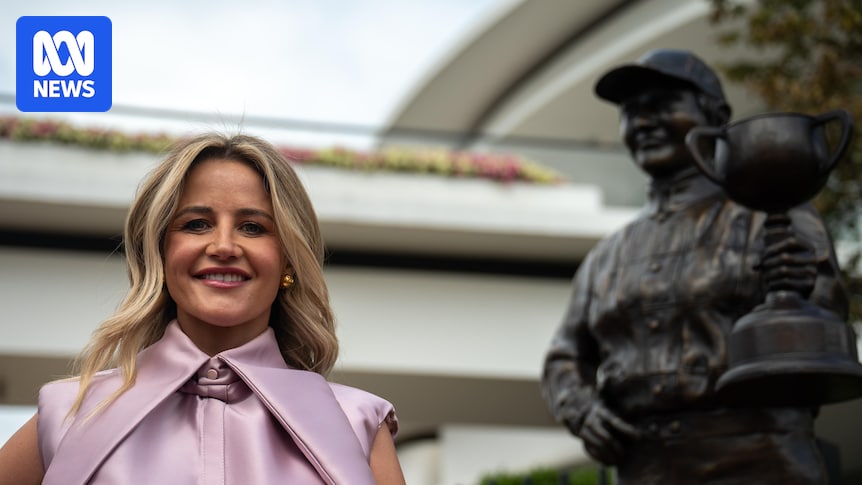 First female jockey to win Melbourne Cup, Michelle Payne, honoured with statue at Flemington