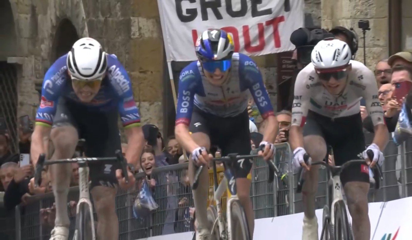 Mathieu van der Poel wins thrilling Tirreno-Adriatico gravel stage