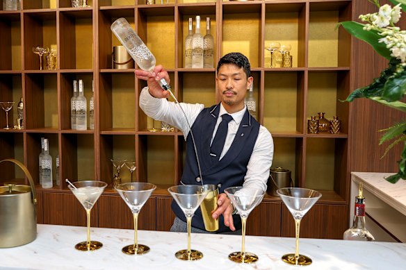 Cocktails at the American Express lounge.