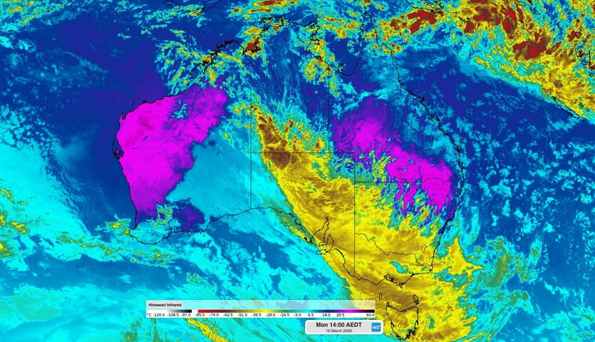 Uluru’s wettest day in a decade as heavy rain targets central Australia