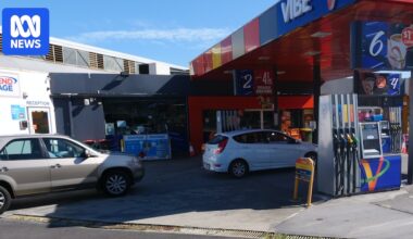 Fuel rationing a chance in Australia if war continues to trim global oil supplies, experts say