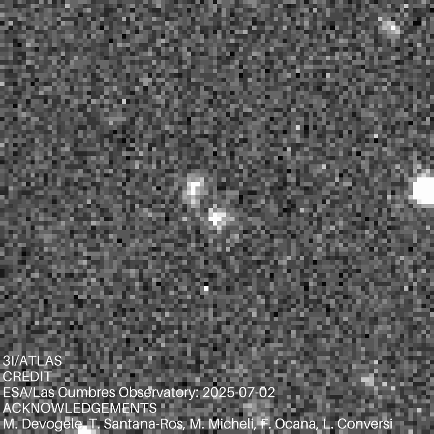 3I/ATLAS traveling through a background of stars in this black and white gif.