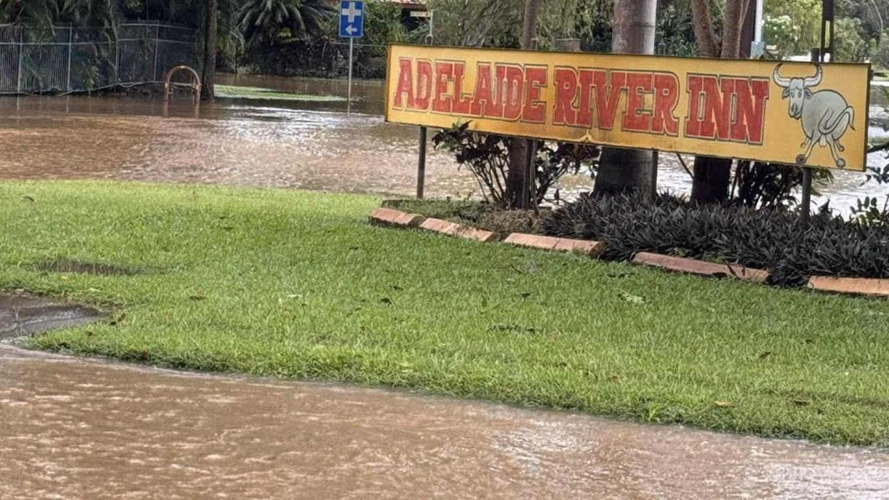 Adelaide River flooding: Darwin region pounded overnight by severe weather