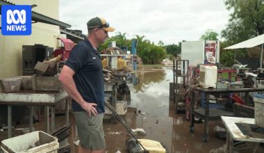 Katherine locals survey damage from major flooding as volunteer 'army' rallies to help