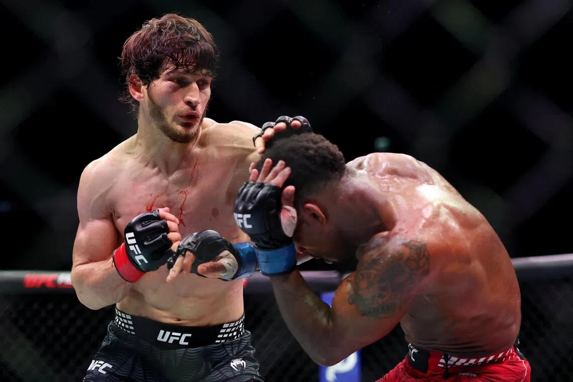 Movsar Evloev edges out Lerone Murphy to set up UFC featherweight title shot