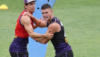 Fremantle Dockers coach Justin Longmuir backing Pat Voss to get it right in the future after taunting fine