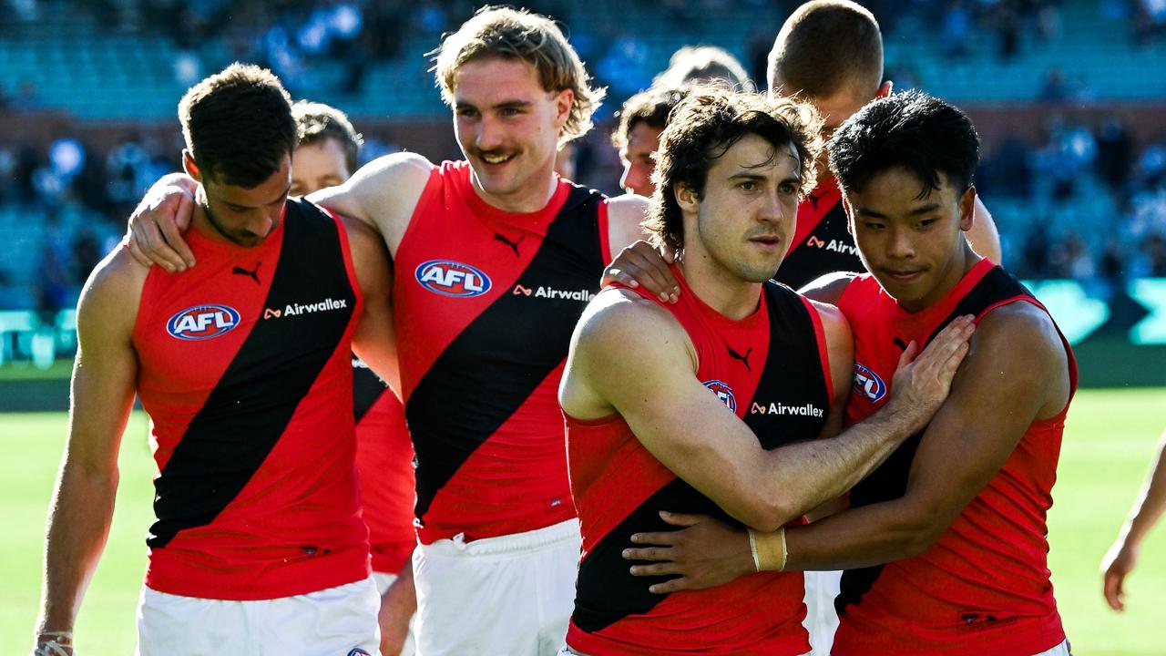 Essendon hold players-only meeting after Round 2 loss, Bombers problems, Andrew McGrath and leaders’ selfish behaviour on field, analysis, latest news