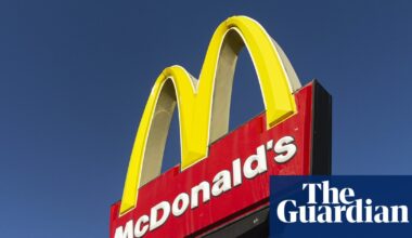 Fair Work abolishes junior pay rates, with half a million young Australians to be paid more | Wages growth