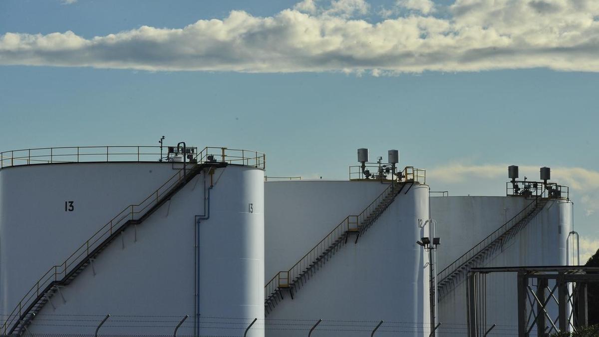 Australia to release emergency fuel stockpiles as Middle East war drives petrol and diesel shortages