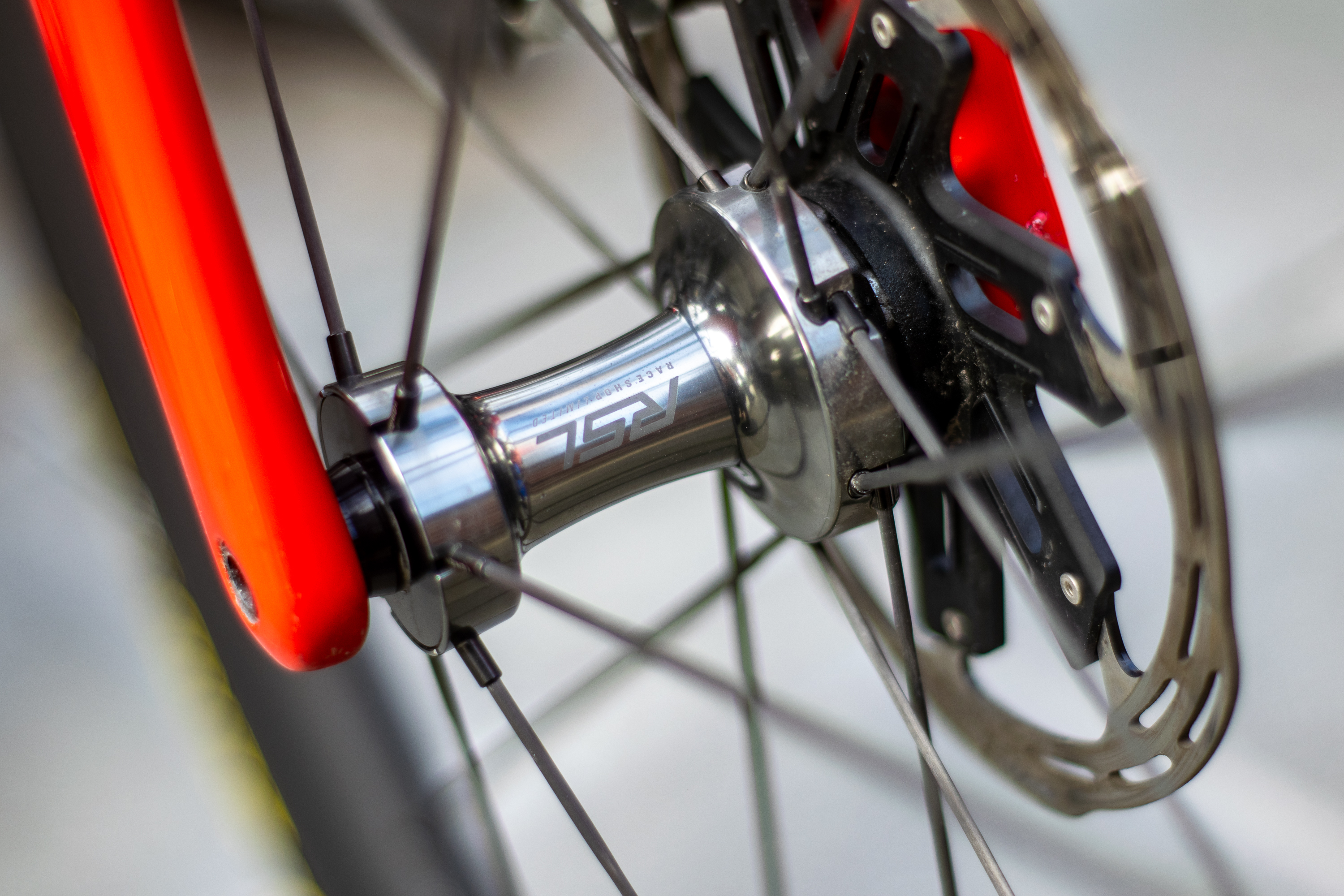 Closeup of the hub on the front wheel