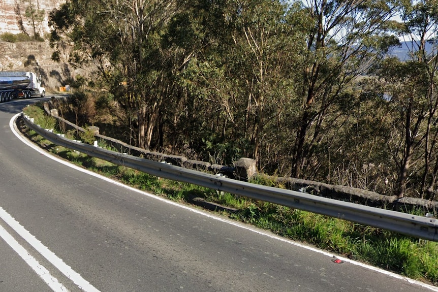 Convict bridge on the great western highway on steep escarpment 