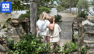 Bundaberg residents evacuate homes as major flooding nears its peak