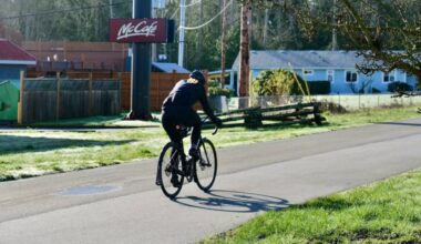 A cyclist on the Lochside Trail. (Tony Trozz0/Peninsula News Review)