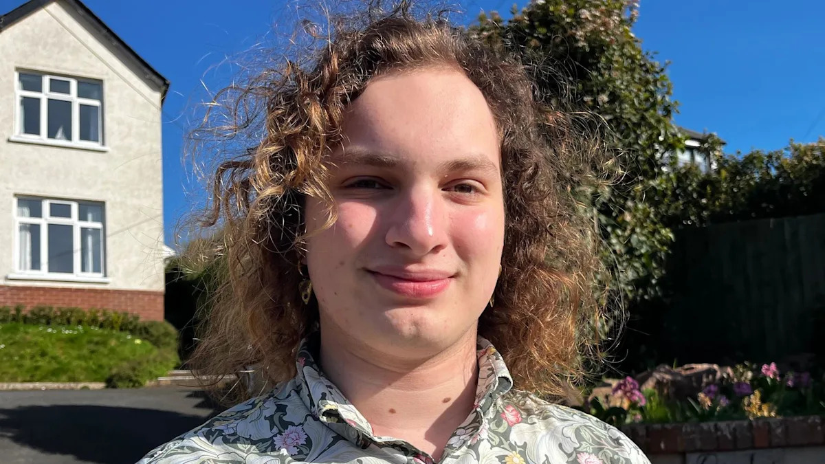 Dyspraxic teen says VR has improved coordination