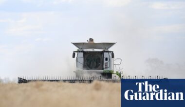 ‘It’s not panic-buying’: farmers defend stockpiling as regional Australia bears brunt of fuel crisis | Rural and regional Australia