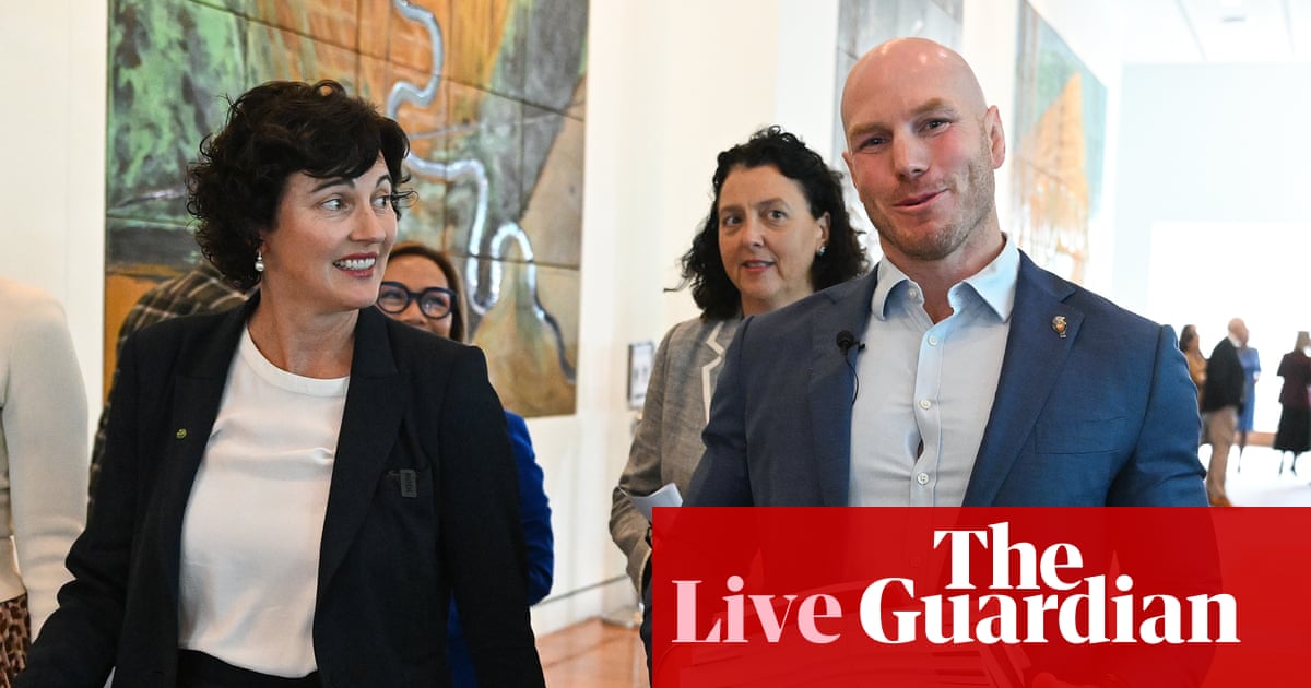 Australia politics live: teals stage ‘Albanese’s too-hard basket’ stunt; Minns defends plan to demolish ‘gross’ silos | Australia news