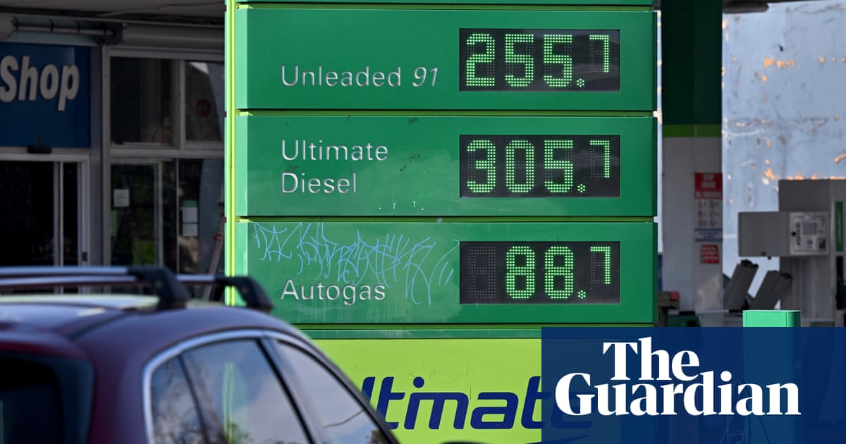 AI will tell you Australia’s fuel reserve is in the US. But is that even true? | Petrol prices